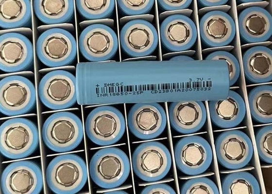 2500mAh 3.7V Max 6A Carga continua Batería cilíndrica de iones de litio 18650 INR18650-25P